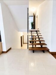 Townhouse Apartments (D9), Apartment #589873521